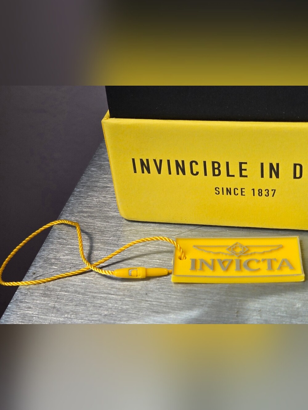 Invicta Empty Watch Box Yellow Invincible - Picture 9 of 9